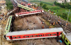 Tai nạn thảm khốc làm dấy lên vấn đề an toàn đường sắt Ấn Độ