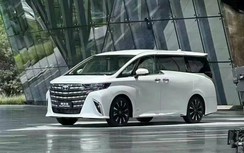 Toyota Alphard 2023 lộ diện trước ngày ra mắt