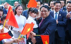 Thủ tướng thăm Đại sứ quán, gặp gỡ cộng đồng người Việt Nam tại Trung Quốc