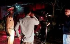 Video TNGT 26/6: Xe cứu thương gặp tai nạn, 2 cán bộ y tế bị thương