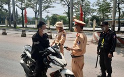 Quảng Ninh: Vi phạm không đội mũ bảo hiểm tràn lan, CSGT tăng cường xử phạt
