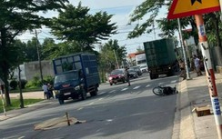 Người đàn ông đi xe máy bị kéo lê, tử vong sau va chạm xe container