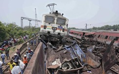Ấn Độ bắt ba nhân viên trong vụ tai nạn tàu khiến gần 290 người tử nạn