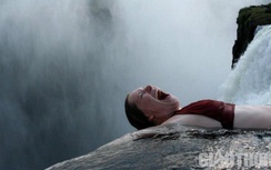 Video: Khám phá "hồ bơi của quỷ" trên đỉnh thác Victoria hùng vĩ