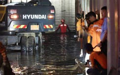 Mưa lũ nhấn chìm hầm chui Hàn Quốc, số người thiệt mạng không ngừng tăng