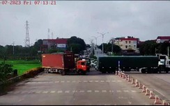 Xe trọng tải lớn ùn ùn tránh trạm BOT làm mất ATGT tại cầu Hồ, Bắc Ninh
