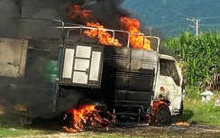 Xe tải bốc cháy khi đang chạy trên QL1 qua Khánh Hoà, một người tử vong