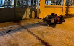 Xe máy tông vào cổng tịnh thất, nam sinh tử vong