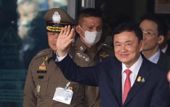 Cận cảnh cựu Thủ tướng Thái Thaksin về nước và lập tức bị bắt