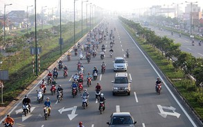 Nhan nhản xe đi ngược chiều, TP.HCM xem xét điều chỉnh giao thông đường Phạm Văn Đồng