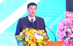 Deputy Minister Pham Minh Ha urges HAU to speed up training reforms