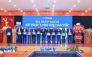 Báo Xây dựng ra mắt sách “Kỳ tích 3.000km cao tốc”