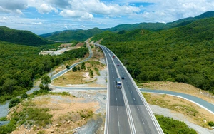 Thủ tướng tặng Bằng khen nhiều tập thể, cá nhân đóng góp lớn vào kết quả 3.000km cao tốc