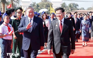 Tổng Bí thư dự Lễ khánh thành Công viên Hữu nghị Lào - Việt Nam ở Vientiane