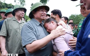Thủ tướng trực tiếp kiểm tra, chỉ đạo khắc phục hậu quả mưa lũ ở Điện Biên