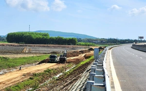 Trạm dừng nghỉ trên cao tốc Quảng Ngãi - Hoài Nhơn đang thi công ra sao?