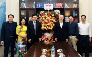 Thứ trưởng Lê Anh Tuấn chúc mừng Cục Y tế GTVT nhân Ngày Thầy thuốc Việt Nam