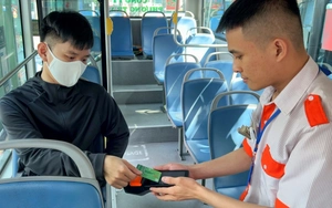 TP.HCM thí điểm không dùng vé giấy trên 16 tuyến xe buýt