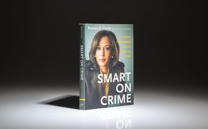 Ứng viên Tổng thống Mỹ Kamala Harris bị tố đạo văn