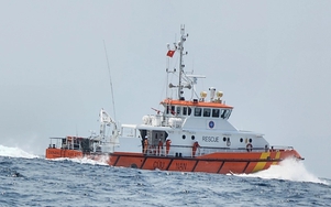 Vụ sà lan chìm ở Quảng Ngãi: Bộ GTVT chỉ đạo tiếp tục tìm kiếm nạn nhân mất tích