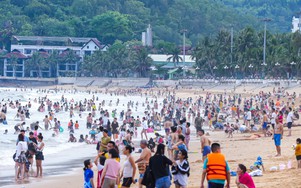 Nhiều điểm du lịch ở Bình Định đông nghẹt khách ngày lễ