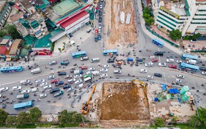 Hà Nội: Bất chấp lệnh cấm, xe khách vô tư vào đường Kim Đồng