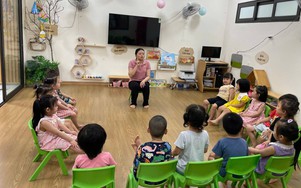 Con chậm nói, cha mẹ hãy cùng giáo viên giúp con tiến bộ