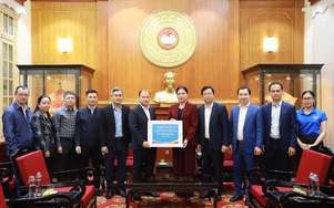 Bộ Văn hóa, Thể thao và Du lịch trao 2 tỷ đồng hỗ trợ đồng bào bị thiệt hại do bão, lũ