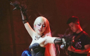 Ca sĩ Phùng Khánh Linh: Giữa một vạn người, khó nhất là thấy chính mình