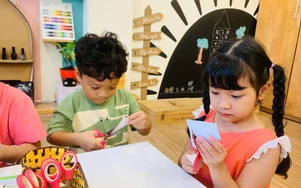 Thiếu và chưa đạt chuẩn, giáo viên mầm non đang chịu nhiều áp lực