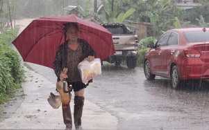 Mưa lũ bủa vây vùng hạ du hồ Kẻ Gỗ, nhiều thôn ngập sâu