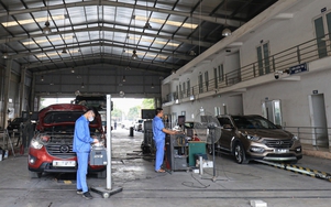 Ô tô biển vàng đổi sang biển trắng, chu kỳ đăng kiểm có thay đổi không?