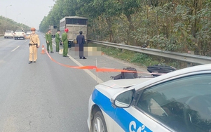 Tìm nhân chứng vụ xe máy chở 3 bị tai nạn trên đại lộ Thăng Long, một người tử vong