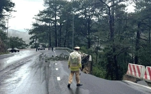 Lâm Đồng: Khẩn trương công bố tình huống khẩn cấp về thiên tai tại đèo Prenn
