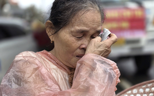 Xác xơ rốn lũ miền Trung: May mắn giữ mạng nhưng nhà đổ sập, người dân Hòa Xuân trắng tay