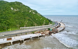 Men vách núi, chạy dọc biển bắc cầu cạn mở rộng trục ven biển nối TP.HCM - Lâm Đồng