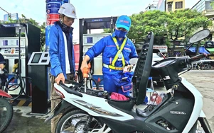 Giá xăng giảm từ chiều 6/11