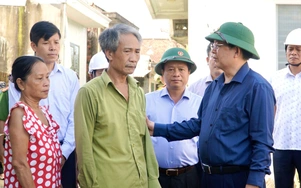 Phó Thủ tướng Hồ Quốc Dũng động viên người dân Gia Lai vượt qua hoang tàn sau bão