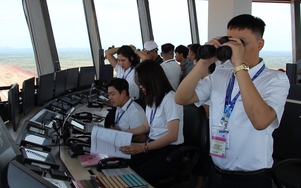 "Đột nhập" tầng 21 tháp không lưu Long Thành trong thời khắc chuyến bay lịch sử hạ cánh