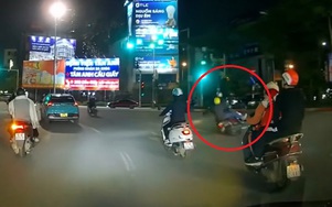 Cắt ngang vòng xuyến, xe máy gây tai nạn