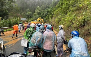 Lâm Đồng: Mưa lớn kéo dài, thêm nhiều tuyến đèo sạt lở, giao thông tê liệt
