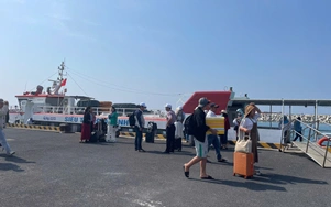 Biển có sóng lớn, Quảng Ngãi tạm dừng hoạt động chở khách tuyến Sa Kỳ - Lý Sơn