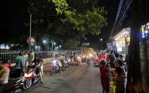 Đồng Nai: Ô tô tông hàng loạt xe máy, 4 người bị thương