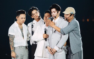 Khán giả “quẩy” nhiệt tình dưới cơn mưa nhân tạo tại concert Anh trai vượt ngàn chông gai