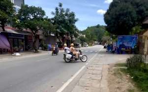 CSGT đưa thí sinh bị hỏng xe đến điểm thi kịp thời