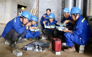 Những bữa cơm, giấc ngủ vội giữa đại công trường sân bay Long Thành