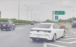 Xe con suýt gây tai nạn vì chuyển liền lúc nhiều làn đường