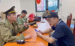 Lập biên bản người xếp ghế bán chỗ ngồi xem diễu binh trên phố Nguyễn Thái Học