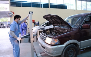 Thay cụm đèn chiếu sáng ô tô, chủ xe cần xuất trình giấy tờ gì để được đăng kiểm?