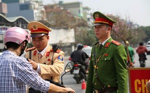 Bản tin TNGT 16/2: CSGT Hà Nội xử lý 110 trường hợp vi phạm nồng độ cồn ngày cận Tết